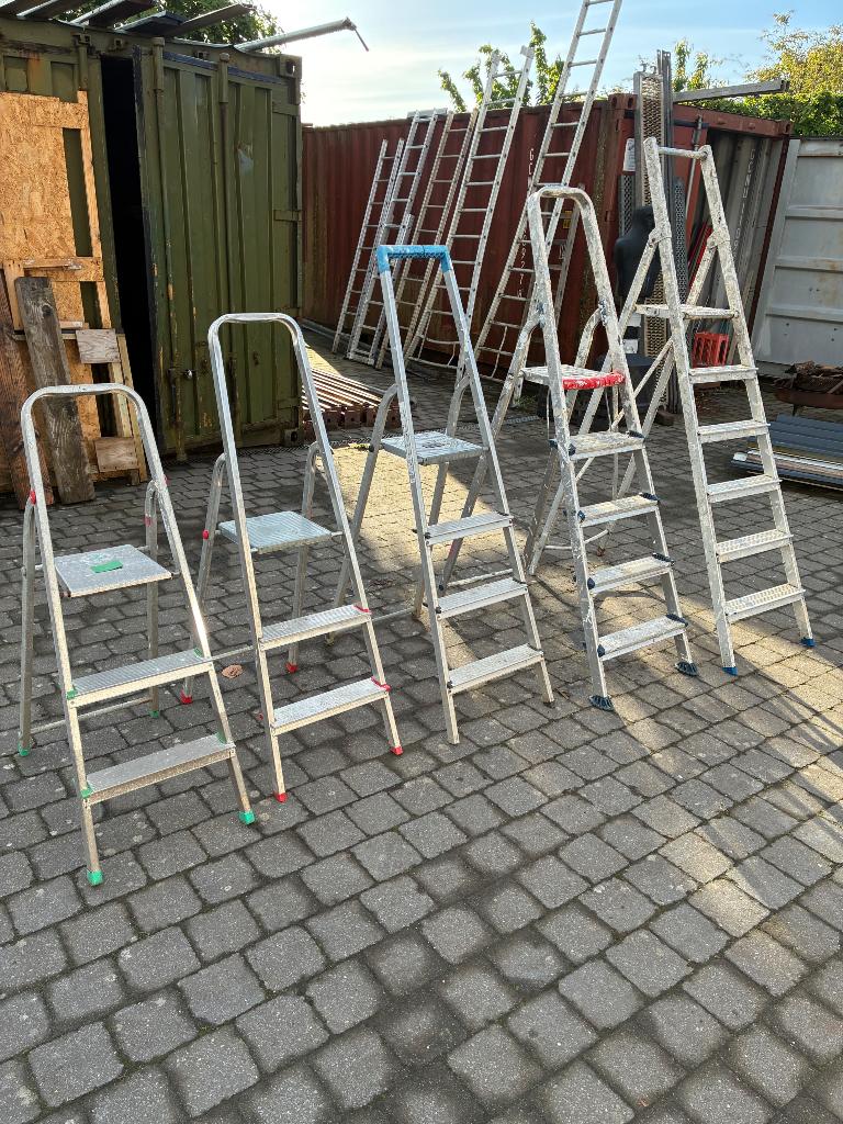 5 trapladders, 5 enkele ladders en een 3 delige ladder!, Ophalen, Gebruikt, Ladder, 4 meter of meer