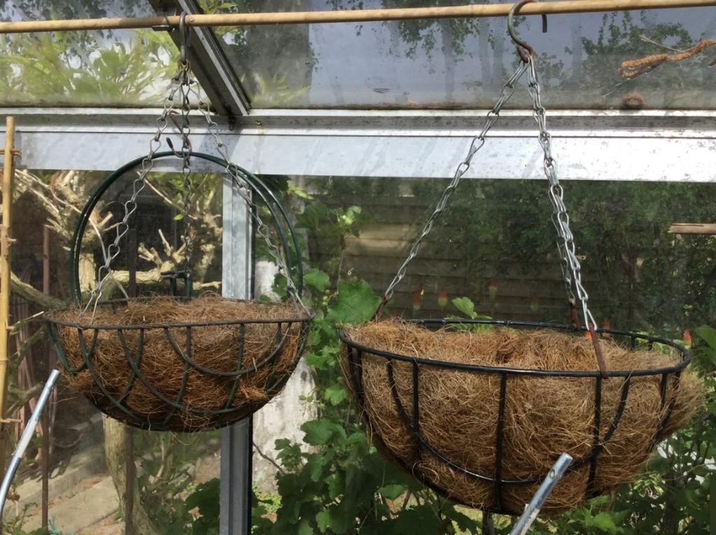2 hanging baskets voor bloemen  & planten, izgs, Tuin en Terras, Rond, Zo goed als nieuw, Minder dan 40 cm, Metaal