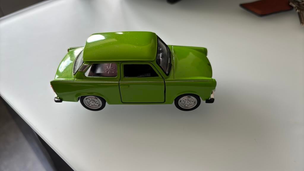Trabant groen, Hobby en Vrije tijd, Modelauto's | 1:43, Verzenden, Zo goed als nieuw, Auto, Overige merken