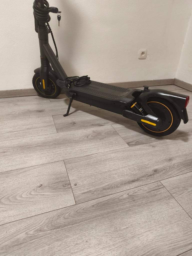 Ninebot g2 max, Fietsen en Brommers, Ophalen, Zo goed als nieuw, Elektrische step (E-scooter), Segway ninebot