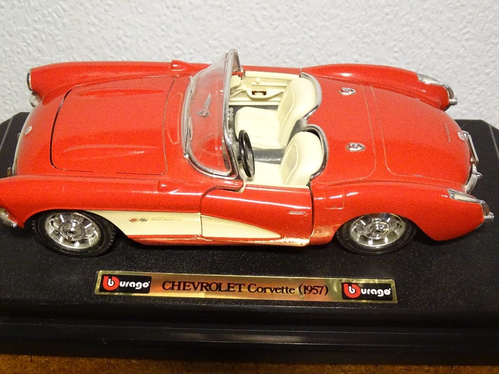 Chevrolet Corvette (1957) 1:24 Bburago, Ophalen of Verzenden, Gebruikt, Auto, Burago