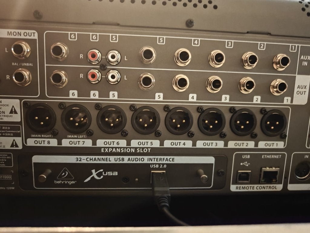 Behringer X32 Compact - Inclusief flightcase, Muziek en Instrumenten, Ophalen, Zo goed als nieuw, 10 tot 20 kanalen