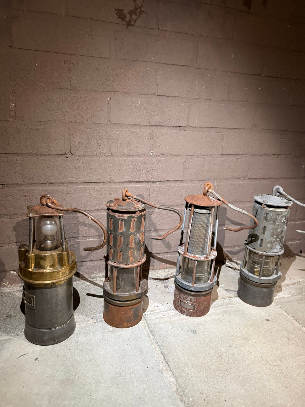 4 Oude Mijnlampen / Mijnwerkerslampen – Antiek, Ophalen of Verzenden