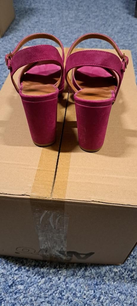 Fusia sandaal. M39, Ophalen