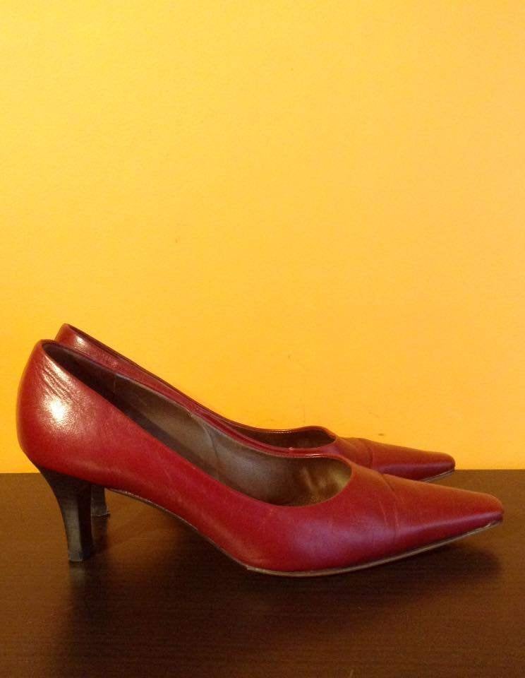 Peter Kaiser Burgundy klassieke pumps p.37,5, Kleding | Dames, Ophalen of Verzenden, Pumps