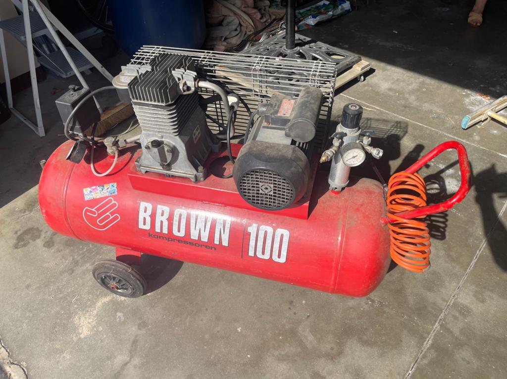 Brown 100, Bricolage & Construction, Compresseurs, Enlèvement, Utilisé