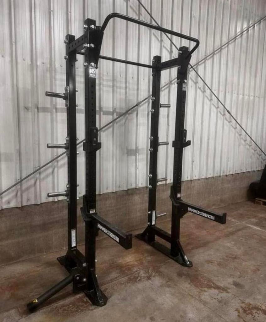 Hammer Strength Halfrack met Jhooks en Spotter Armen, Sports & Fitness, Équipement de fitness, Utilisé, Bras, Enlèvement