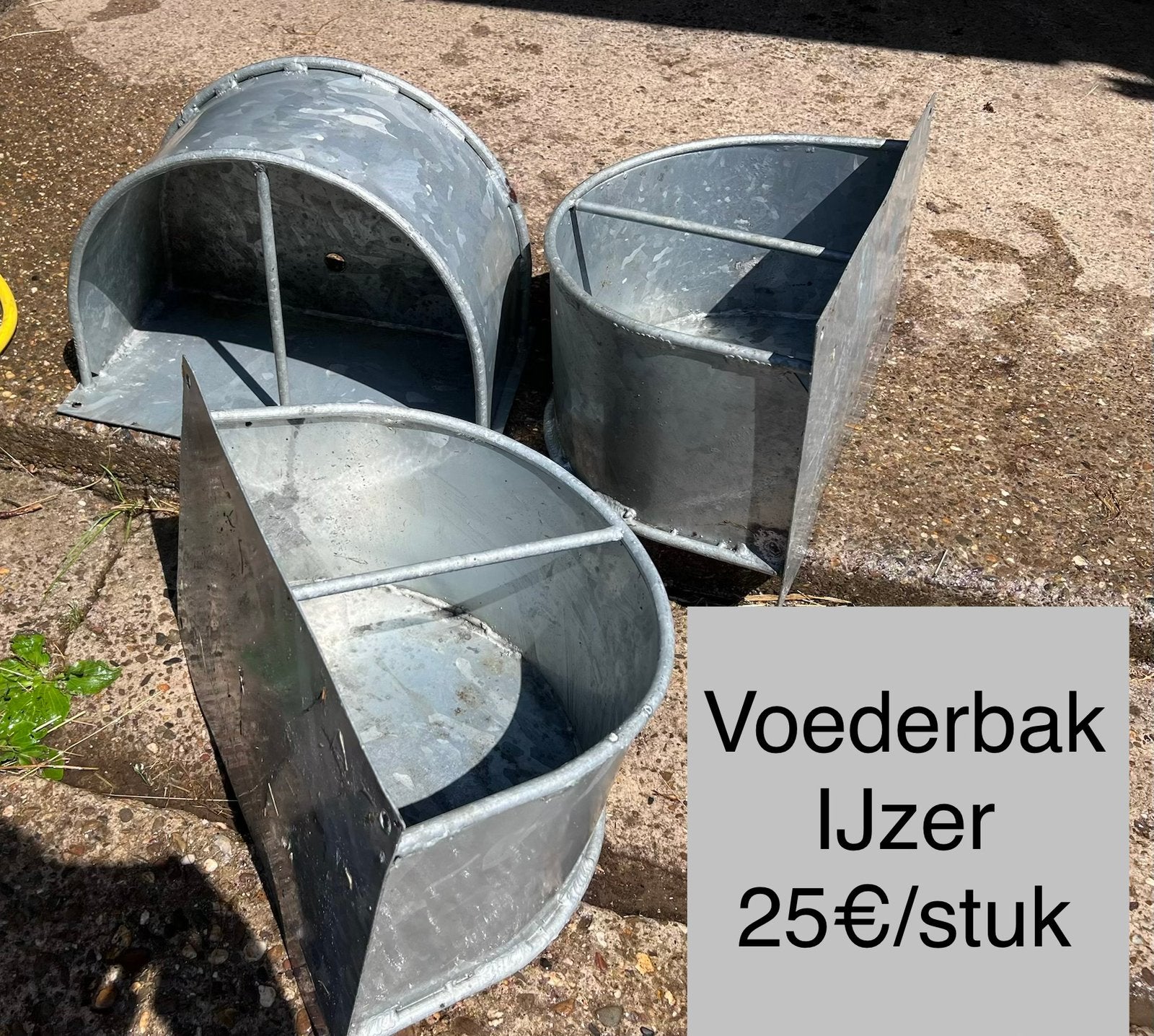 Voederbak paarden, Ophalen