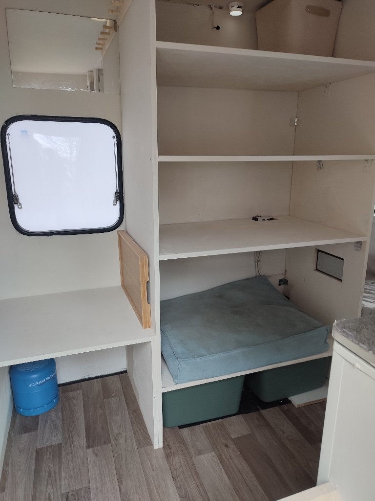 Caravan 4 personen burstner club bj 1991, Caravans en Kamperen, Standaardzit, 750 - 1000 kg, Particulier, Dwarsbed
