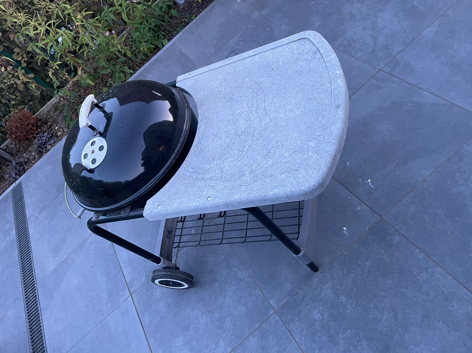 Weber BBQ met tafel, Ophalen, Gebruikt, Weber