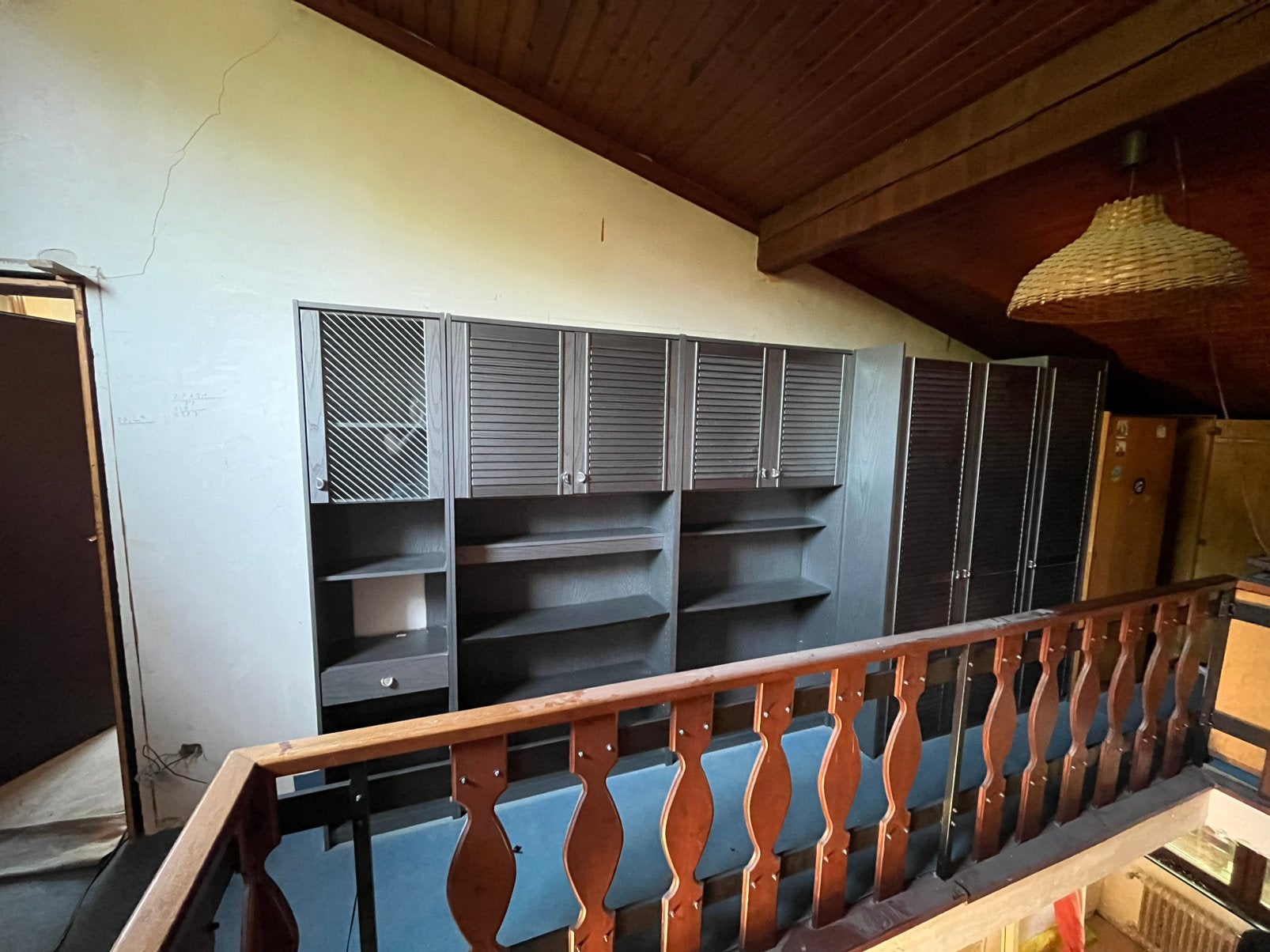 Longue armoire à étagères, Maison & Meubles, Enlèvement, Utilisé