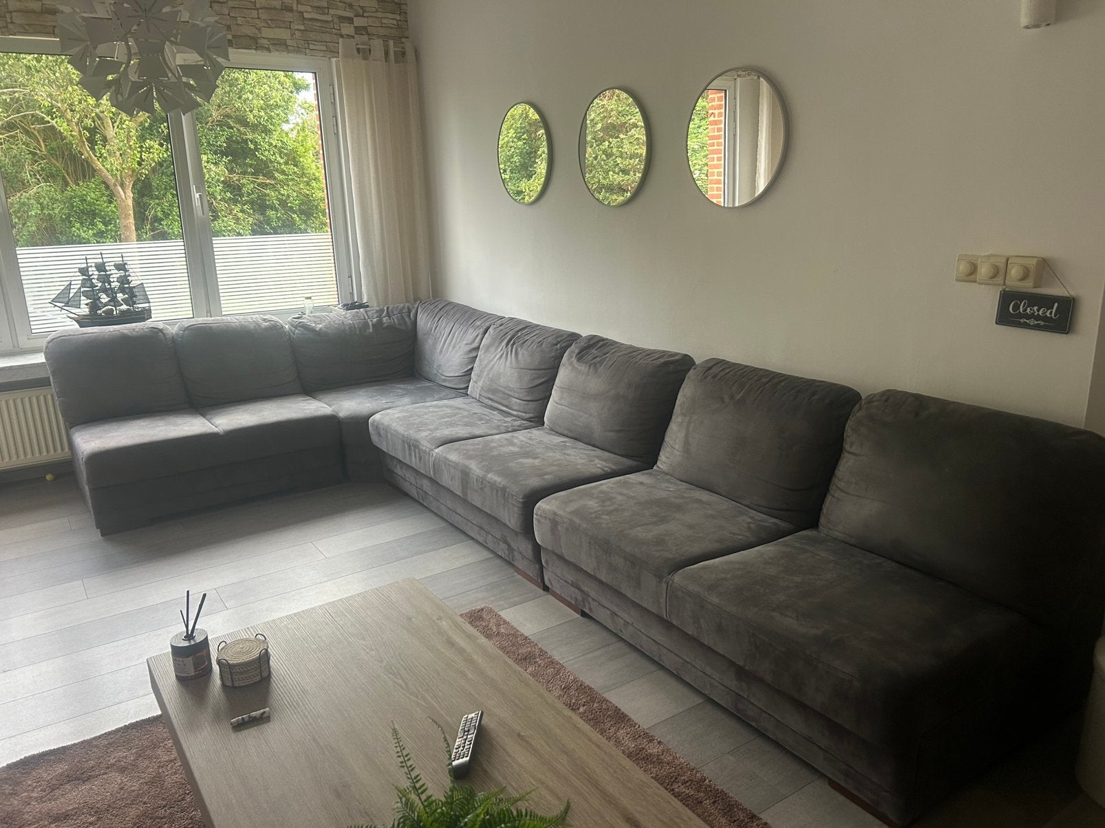 Mooi groot hoeksalon !!, Enlèvement, Utilisé