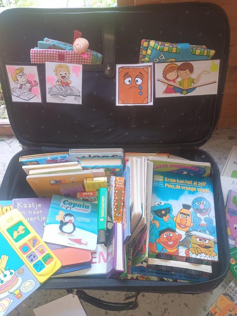 Grote zware Boekenkoffer met bijhorende trolley materiaal, Enlèvement