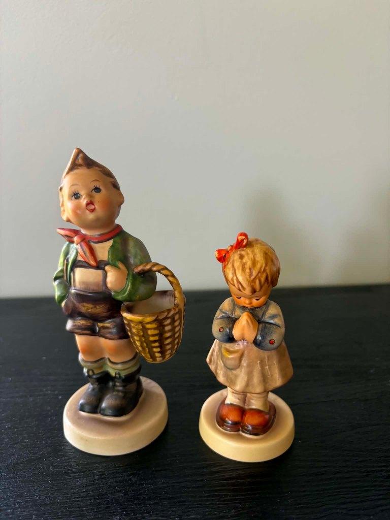 Hummel Goebel, jongen met mandje, Verzamelen, Ophalen of Verzenden, Gebruikt, Hummel