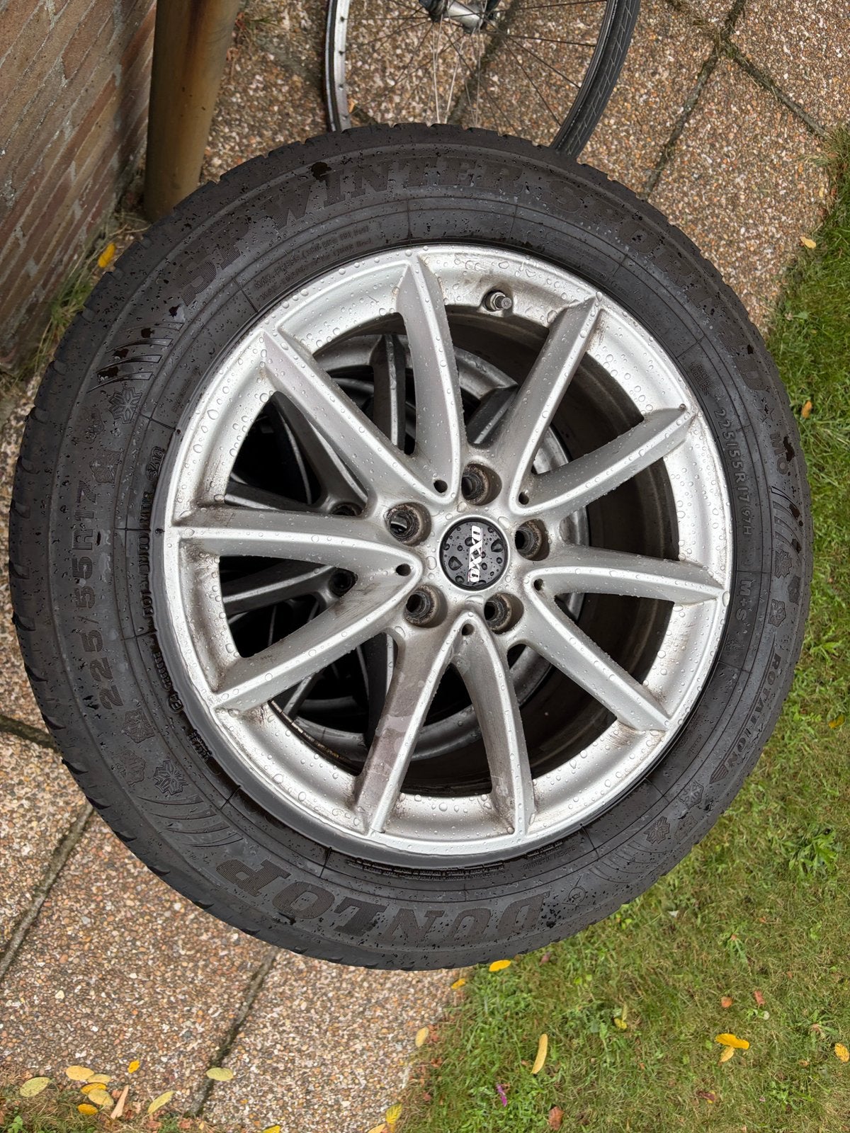Banden op velgen Dunlop 225/55 R17 winter, Autos : Pièces & Accessoires, Pneus & Jantes, Pneus et Jantes, Pneus hiver, Véhicule de tourisme