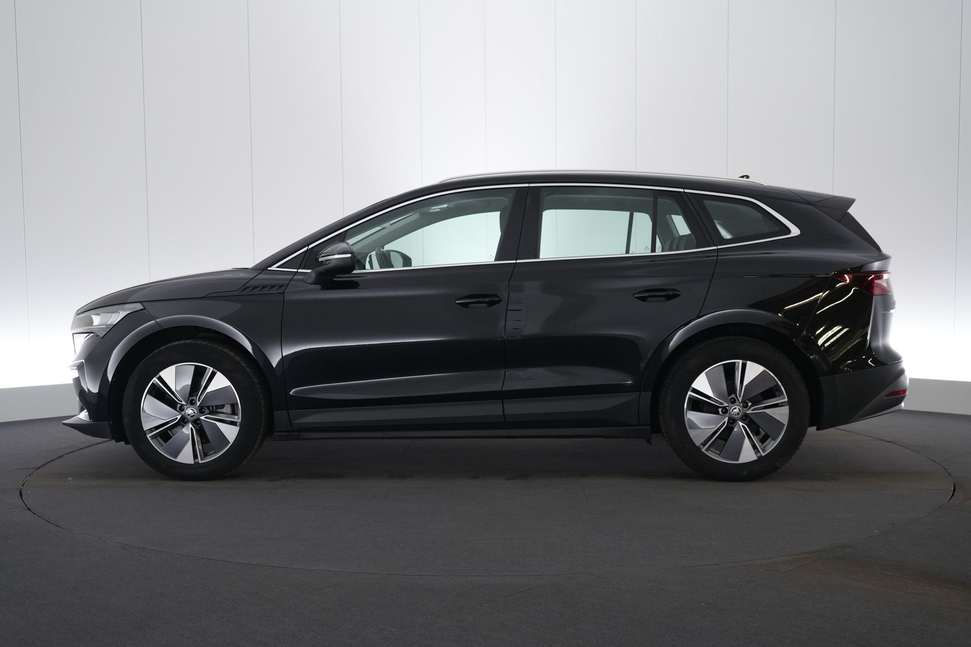 (2BJR613) SKODA ENYAQ, Auto's, Automaat, Gebruikt, Zwart, 5 deurs