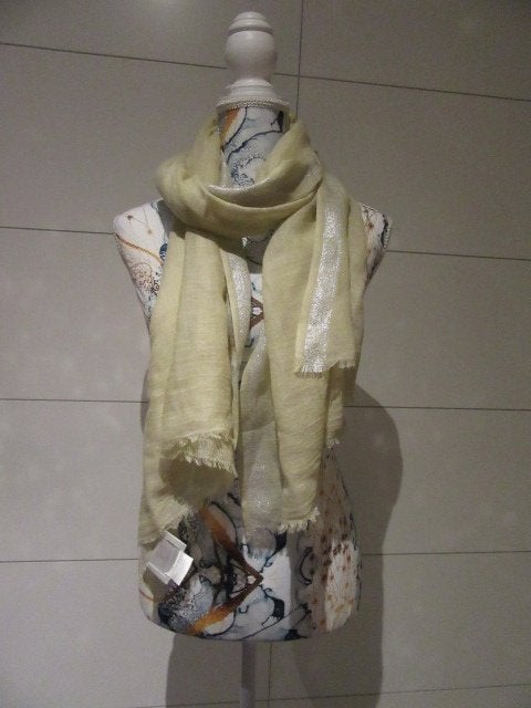 Beige sjaal - Thema & Louise, Kleding | Dames, Thelma & Louise, Ophalen of Verzenden, Zo goed als nieuw, Sjaal