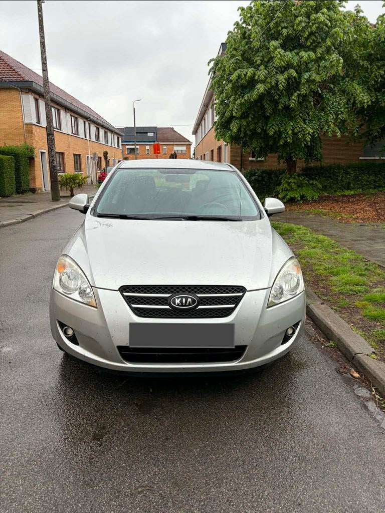 Kia Ceed 1.6 Diesel prêt a immatriculer, Auto's, Zwart, 1600 cc, Bedrijf, 5 deurs