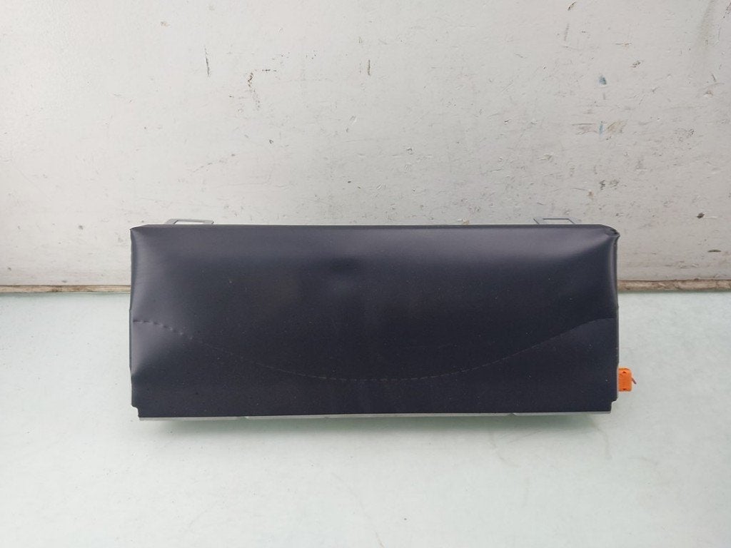 AIRBAG GENOUX Skoda Octavia Combi (5EAC) (01-2012/07-2020), Utilisé, Info@skoda-auto.de, Skoda, Max-Planck-Straße  3-5
64331  Weiterstadt, DE