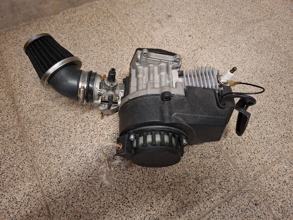49cc 2 taktmotor, Fietsen en Brommers, Ophalen, Zo goed als nieuw