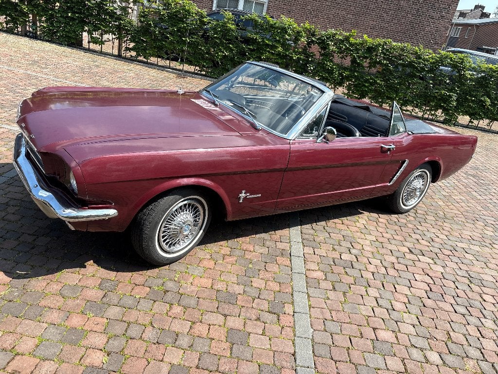 Mustang Convertible 1965 Burgundy, 4 zetels, Achterwielaandrijving, Zwart, Leder