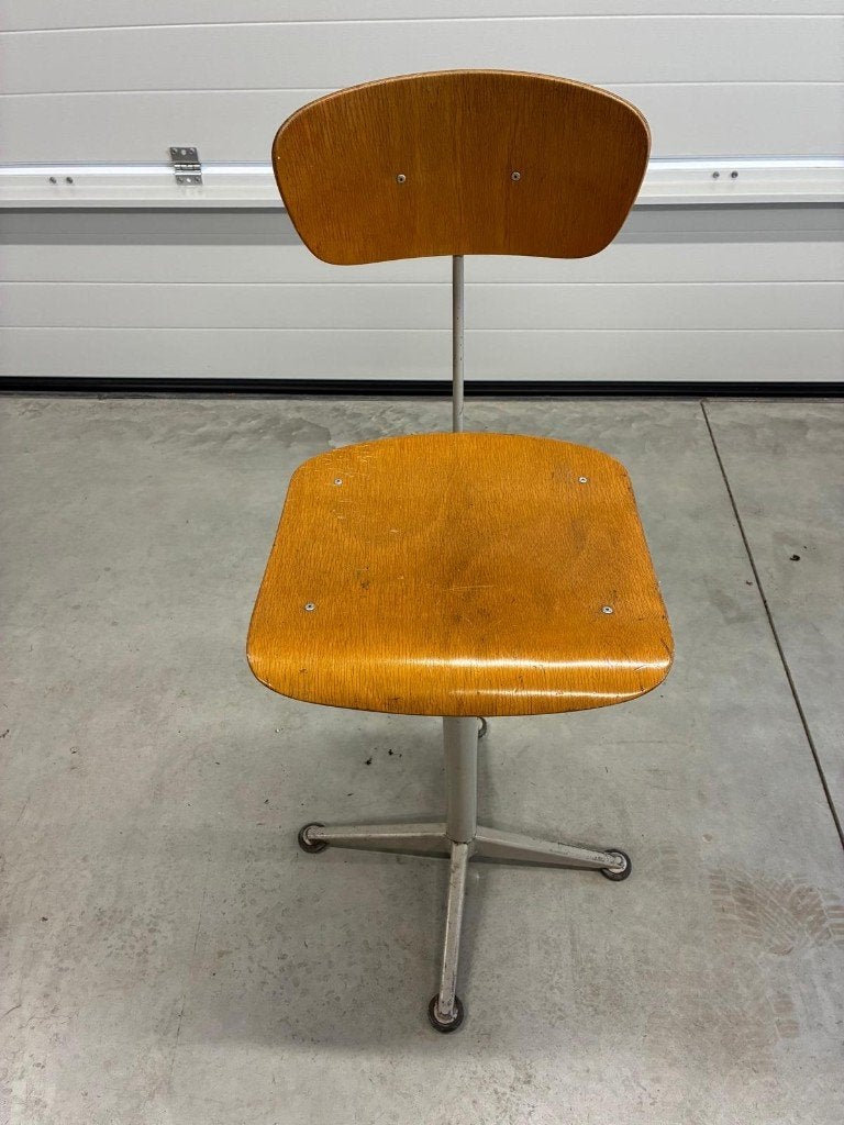 werkplaats stoel, Autres couleurs, Enlèvement, Bois, Une