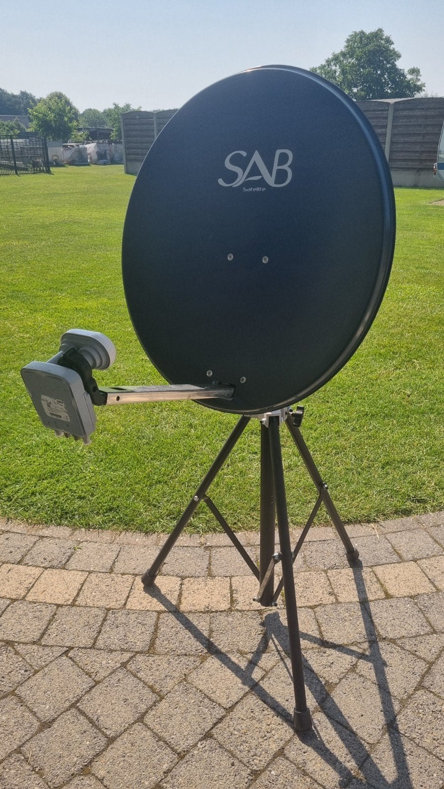 Satelliet schotelantenne, Ophalen