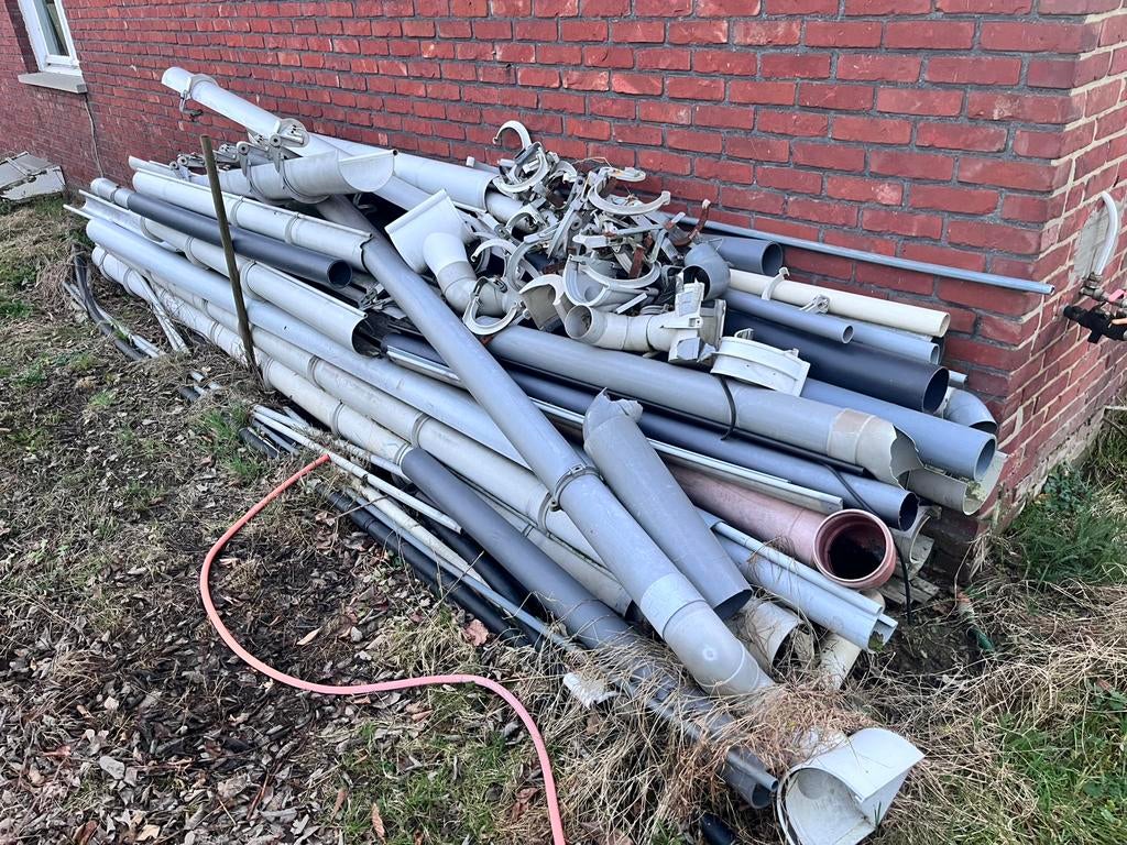 GRATIS Dakgoten en bevestigingsmateriaal, Ophalen, Zo goed als nieuw