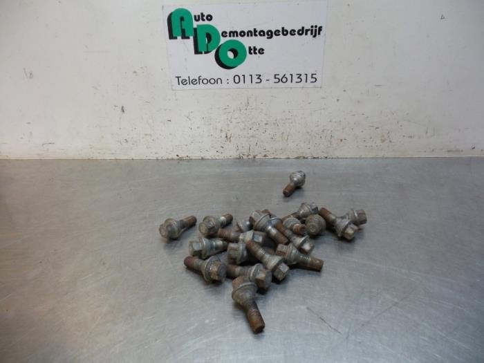 Wielbouten set van een Opel Movano (Movano 00-), Gebruikt, -, -, Opel