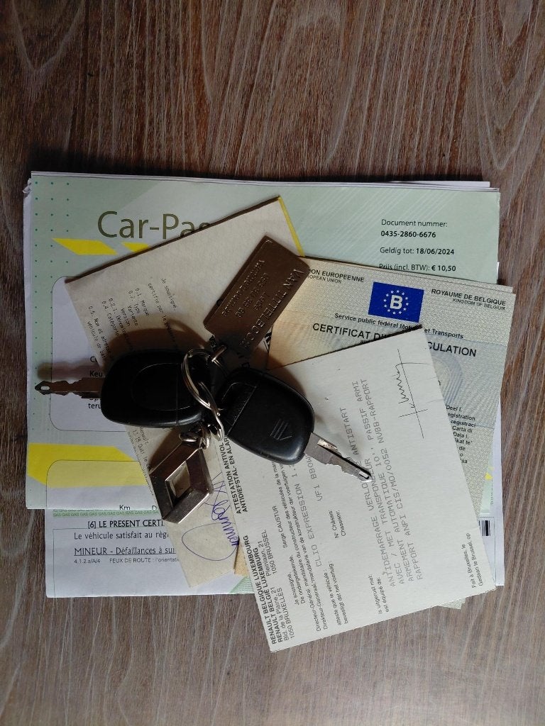 A VENDRE, Autos, Achat, Particulier, Essence, Clio