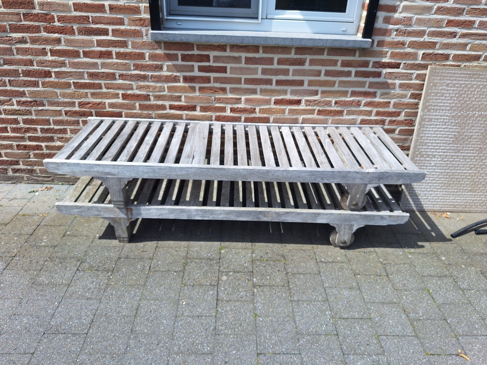 Ligbedden teak, Ophalen