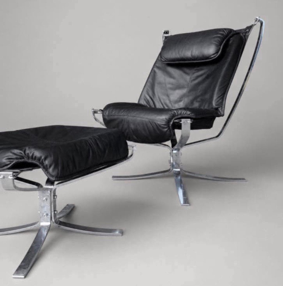 Sigurd Ressell – Falcon High Back Lounge Chair & Ottoman, Antiquités & Art, Art | Objets design, Cuir, Ensemble, Noir, Enlèvement