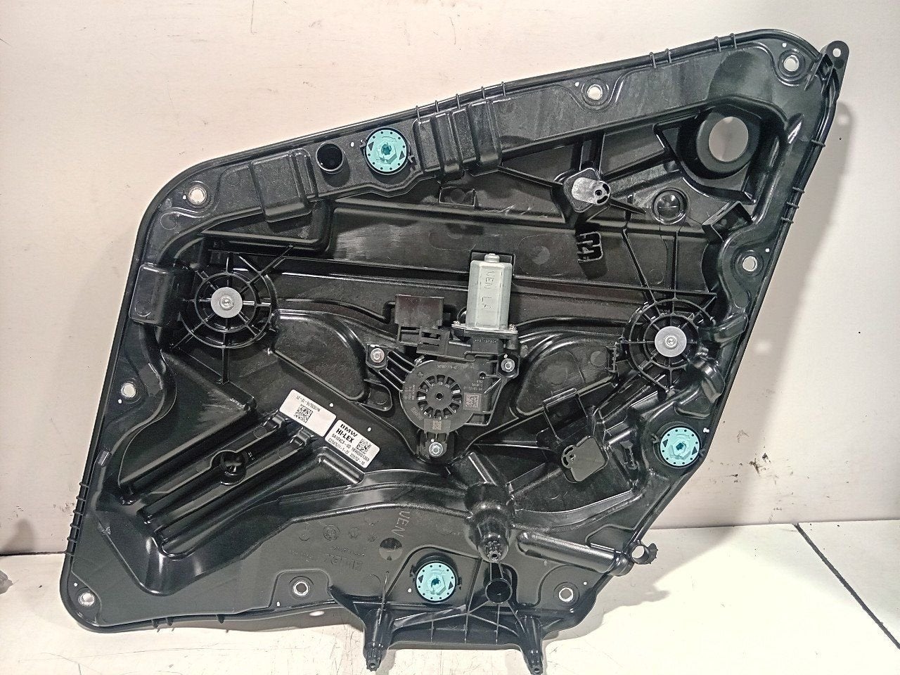 Raammechaniek links achter BMW 2 serie, Onderdelen@venauto.nl, Van der Ven Autorecycling B.V., Gebruikt, Ettenseweg 76, 4706 PB Roosendaal, The Netherlands