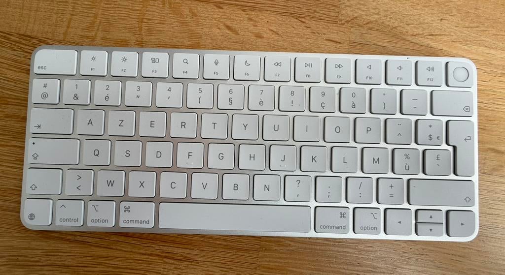 Apple magic keyboard met touch ID Azerty 2026 NIEUW, Enlèvement, Azerty, Neuf, Sans fil