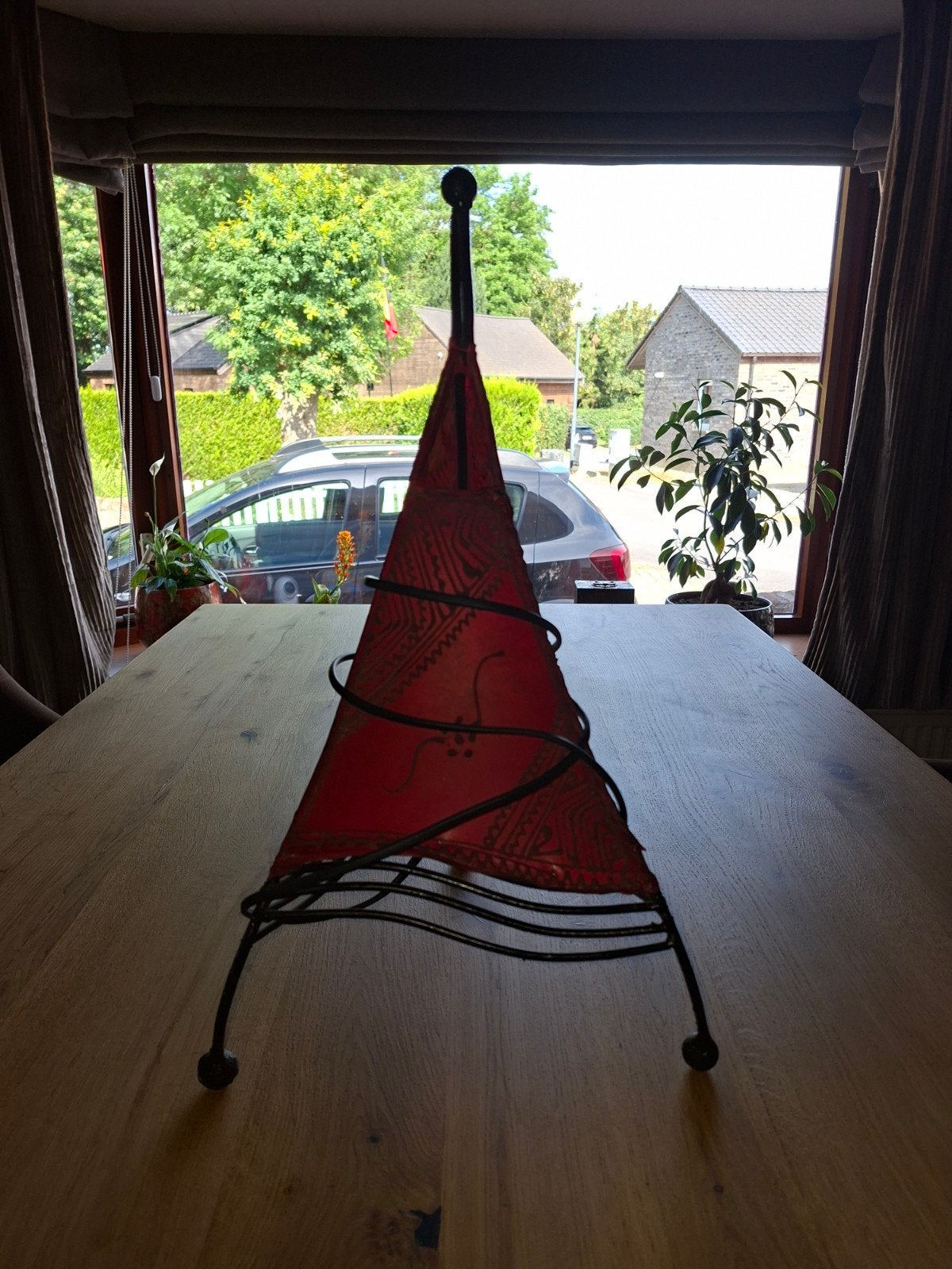 Oosters lampje, Enlèvement