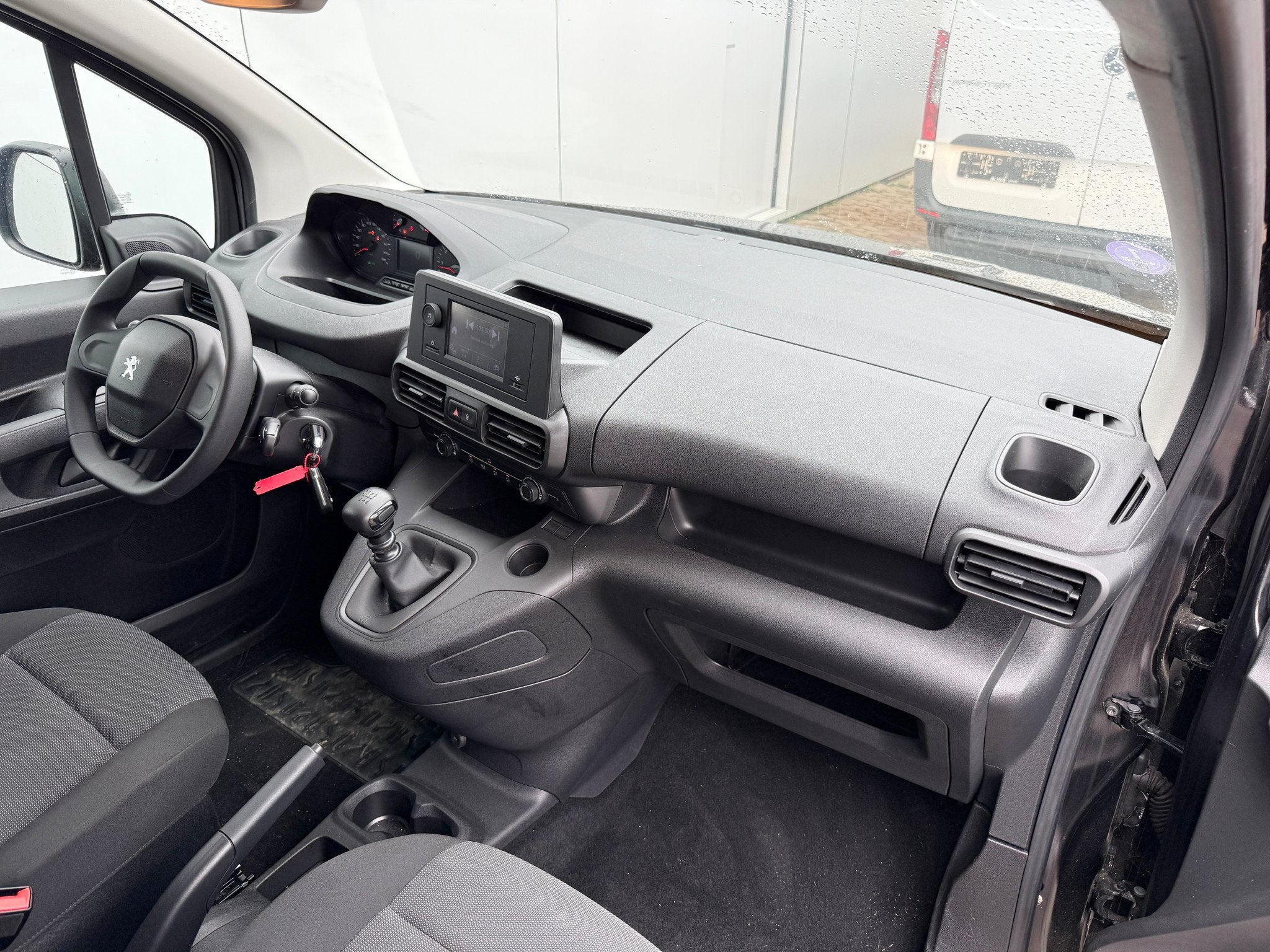 Peugeot Partner 1.2 110PK *Benzine* L1H1 Climate Control Cru, Autos, Achat, Euro 6, Entreprise, 2 places