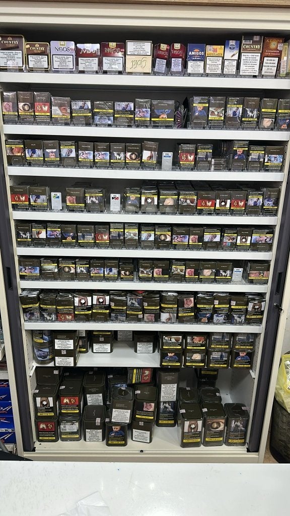 Armoire métallique professionnels état parfait Pr Cigarette, Enlèvement ou Envoi, Comme neuf, Métal