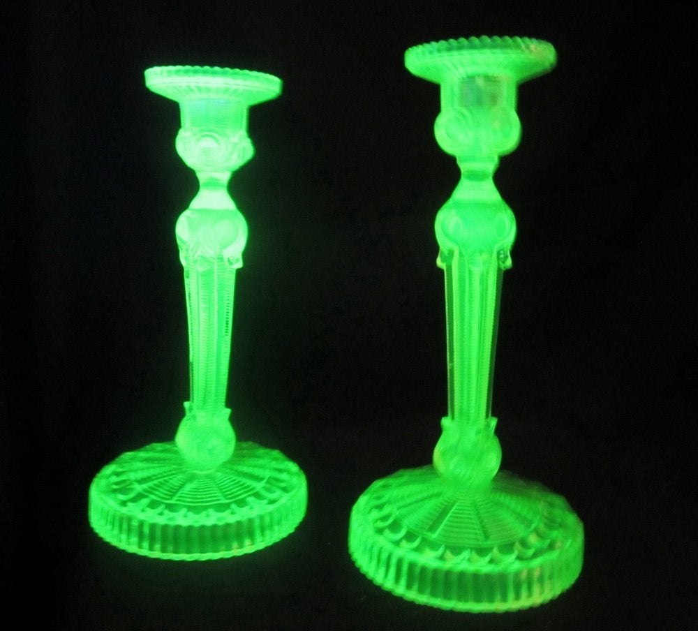 2 vaseline uranium glas art deco: kandelaars, ca 1920, Antiek en Kunst, Antiek | Glaswerk en Kristal, Verzenden
