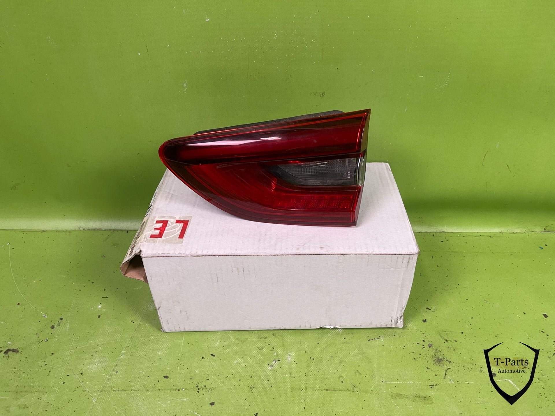 opel insignia rechts YQ00913280 achterlicht lamp, Auto-onderdelen, Info@fabrikant.eu, Opel, Fabrikantstraat 1
1000 AA  Amsterdam