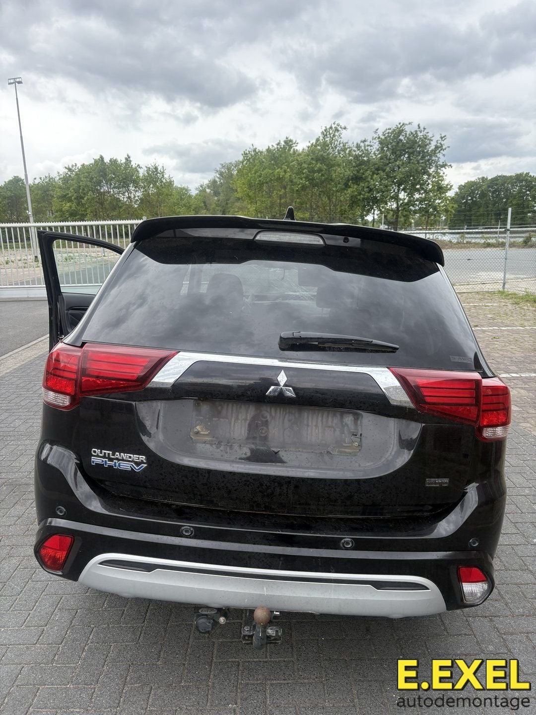 Achterklep Mitsubishi Outlander (GF/GG) 2019-2022 ZWART, Arrière, -, Origine de la pièce connue, Haillon arrière