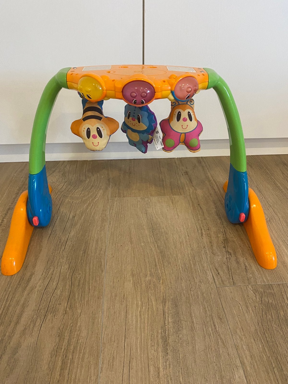 Kleurrijke babygym met hangspelletjes, Kinderen en Baby's, Ophalen, Zo goed als nieuw, Babygym