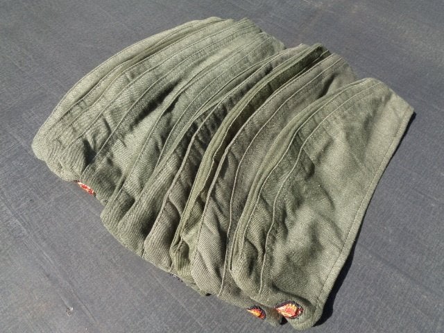 Oude stock , DDR - NVA schuitjes ongedragen , maat 57, Collections, Objets militaires | Général, Enlèvement ou Envoi, Armée de terre