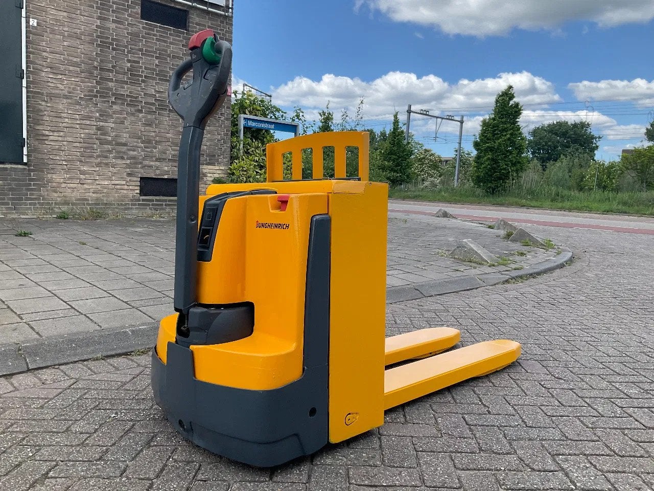 Jungheinrich EJE C20 2000KG 70CM STAPELAAR / HEFTRUCK, Zakelijke goederen, Stapelaar, Jungheinrich, Marconistraat 2
3133KL  Vlaardingen, NL