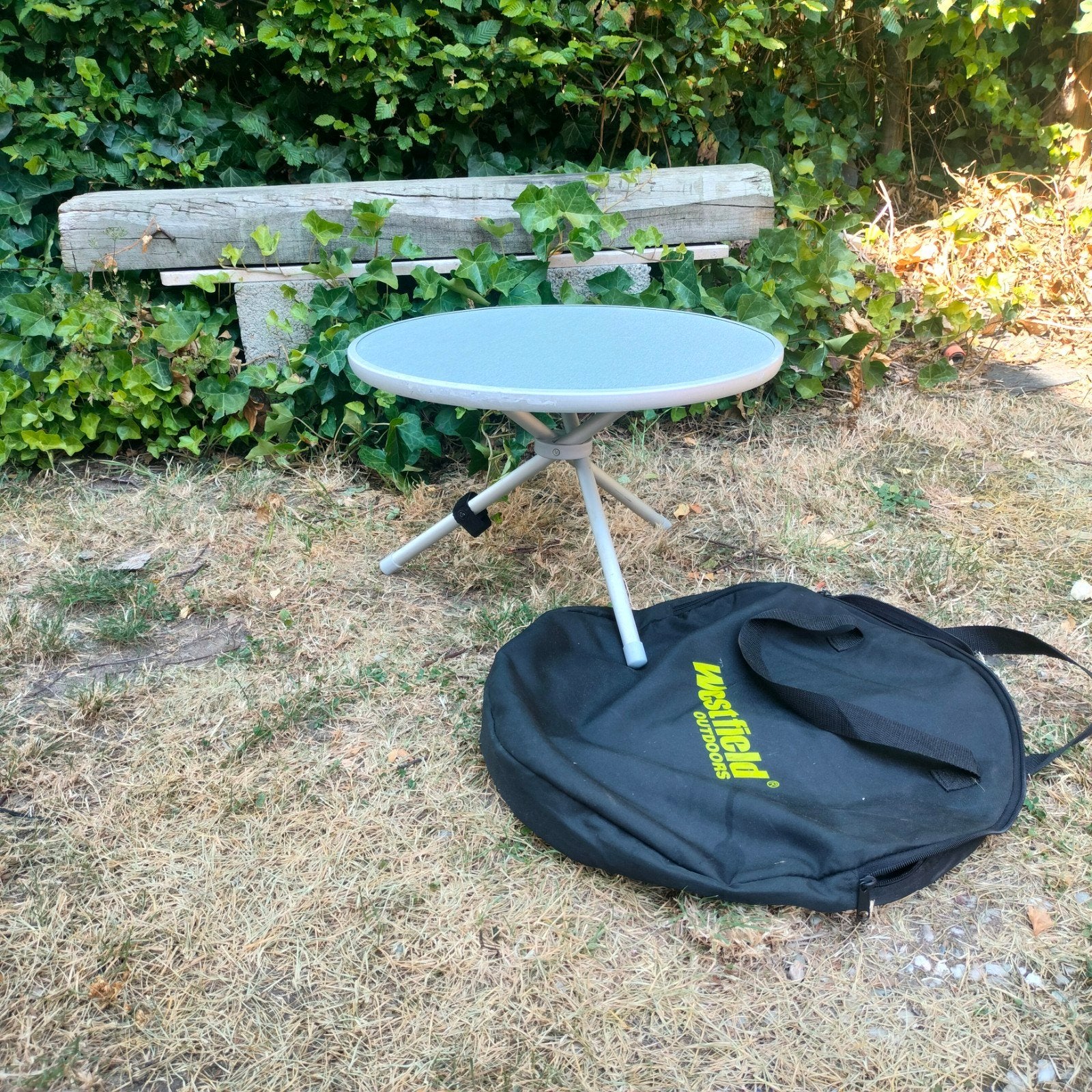 Table basse camping en métal démontable et sac de rangement, Caravanes & Camping, Enlèvement, Neuf, Table de camping