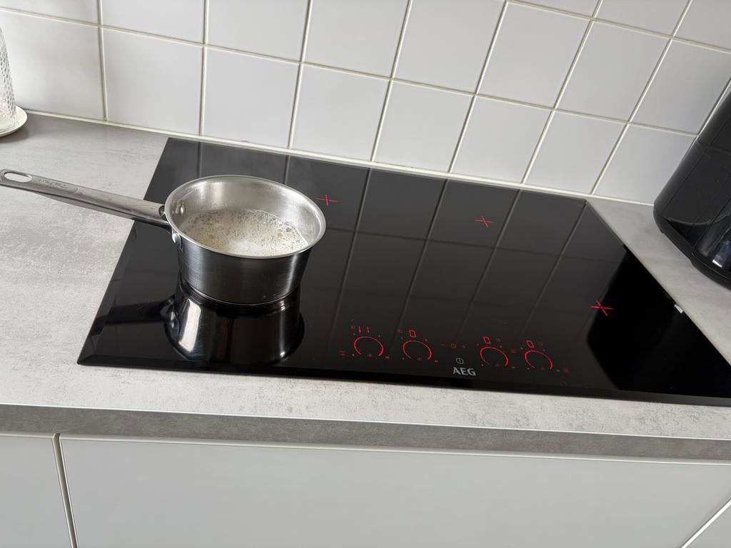 Cuisinière à induction AEG, Electroménager, Enlèvement, Comme neuf, Induction