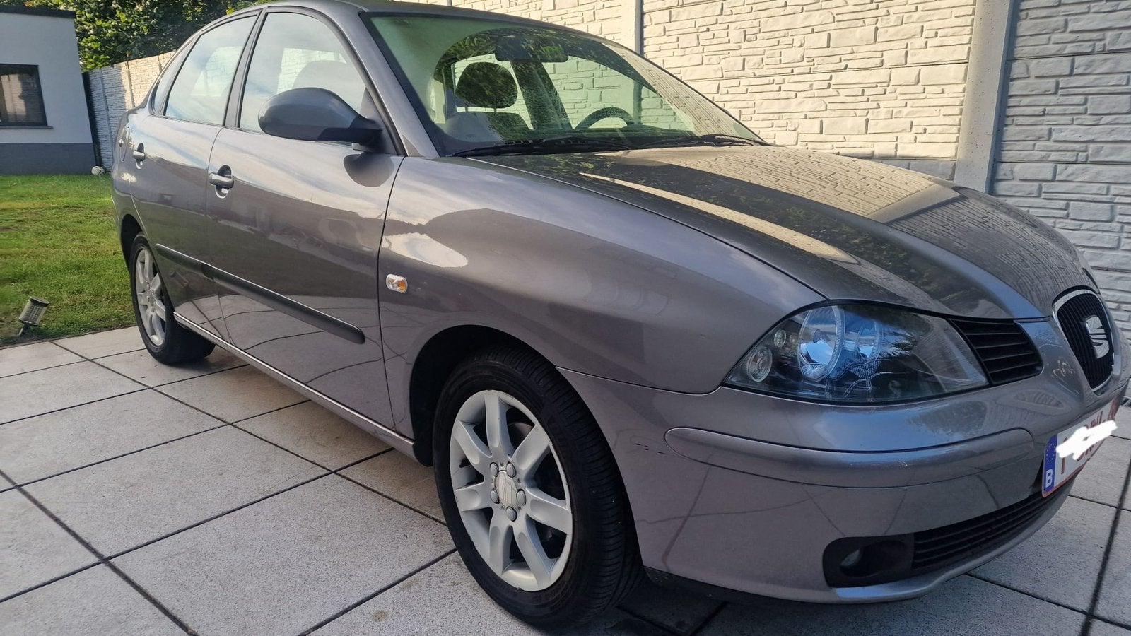 Seat Cordoba 1.4i Automatique, Autos, Argent ou Gris, Achat, Carnet d'entretien, Noir