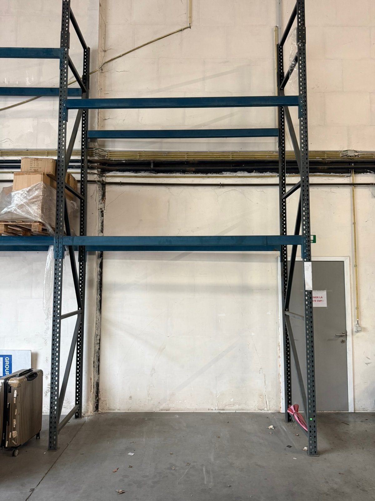 Raques lisses et echelles a vendre, Articles professionnels, Aménagement de Bureau & Magasin | Entrepôt, Rayonnage & Stockage