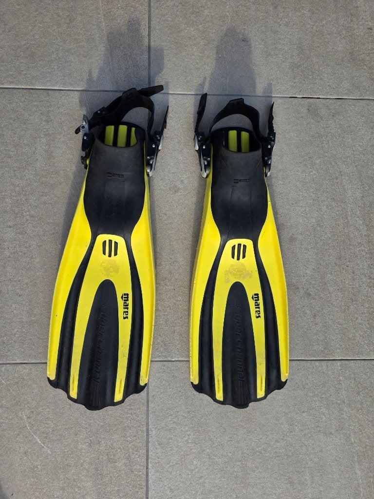 ares Avanti Superchannel OH Vinnen met Bungee Straps, Watersport en Boten, Ophalen, Gebruikt