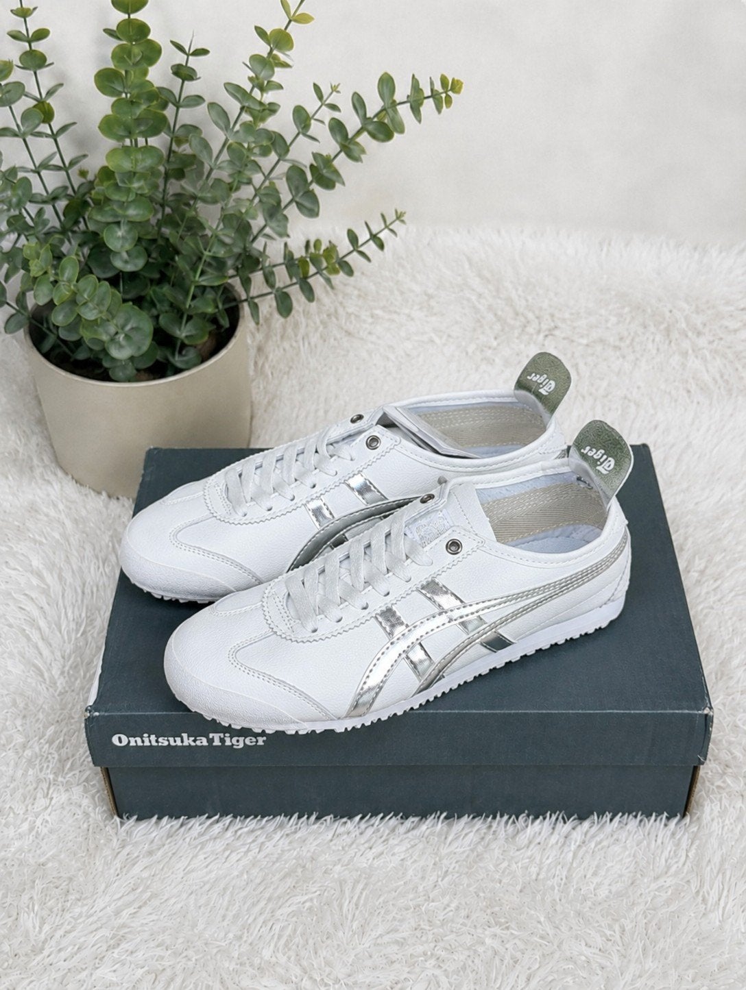 Onitsuka Tiger Mexico 66 taille 38, Neuf, Customerservice.fr@onitsukatiger.com, Enlèvement, Onitsuka tiger