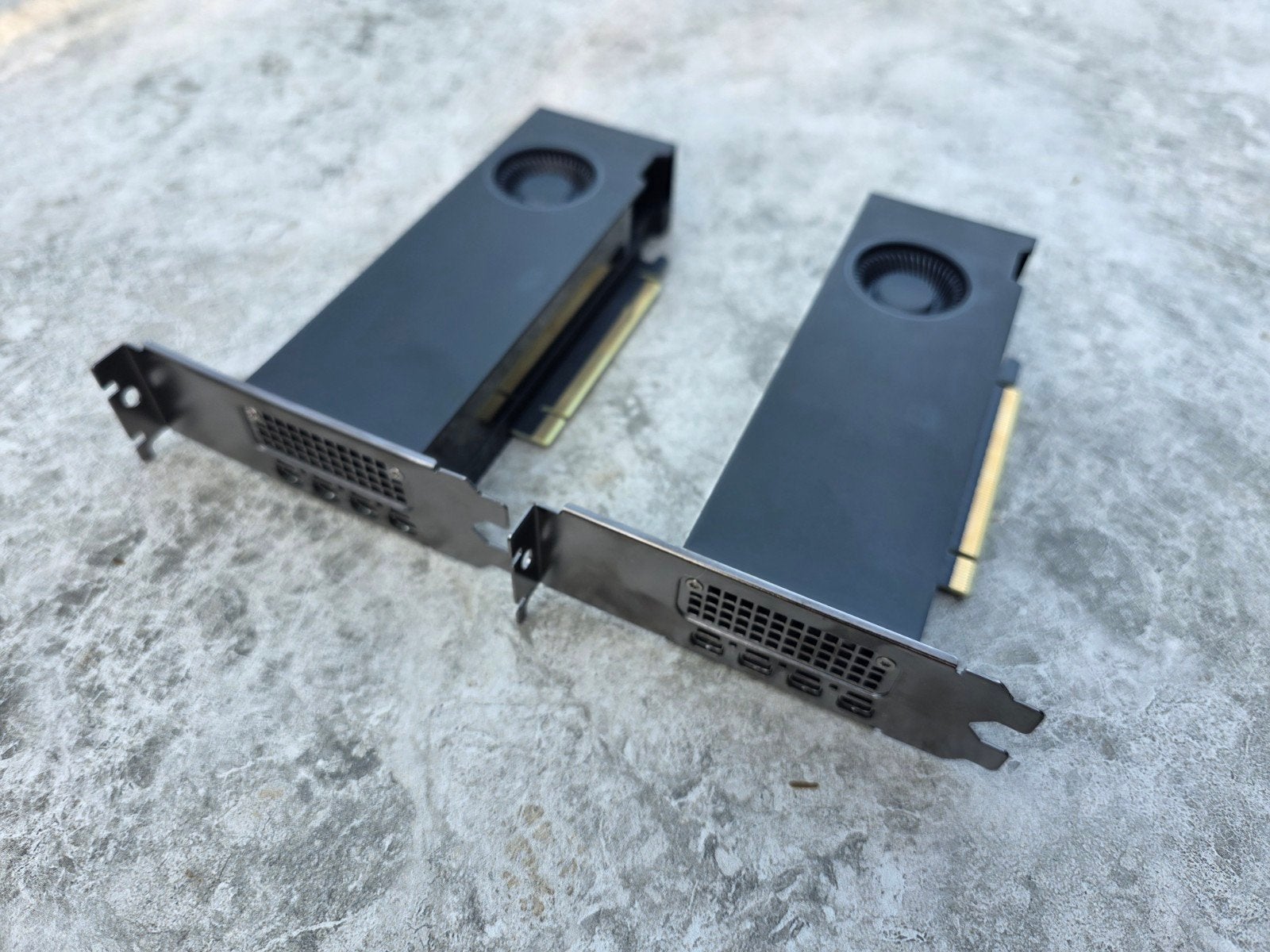 HP NVIDIA RTX 2000 Ada Generation 16GB (HP Spare N37269-001), Informatique & Logiciels, Cartes vidéo, DisplayPort, GDDR6, PCI-Express 4